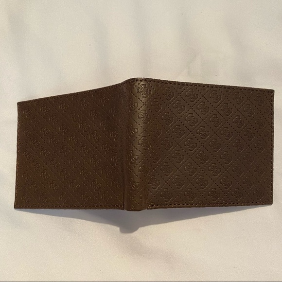 Guess leather mens wallet *free gift with purchase - Picture 2 of 6